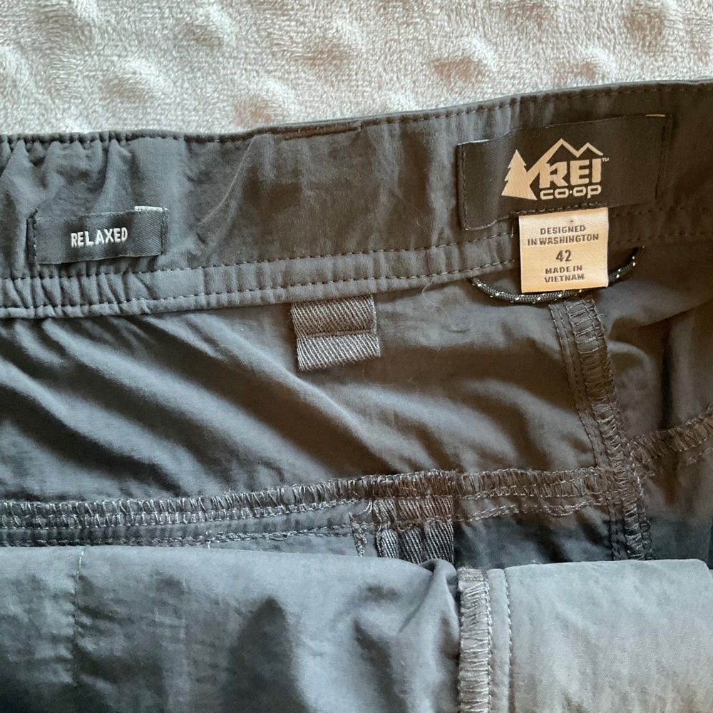 REI Co-op Cargo Shorts Men 42 Dark Gray Relaxed Fit Hiking Outdoor Utility - Picture 2 of 6